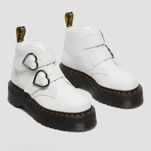 New! Dr. Martens WHITE DEVON HEART LEATHER PLATFORM BOOTS…